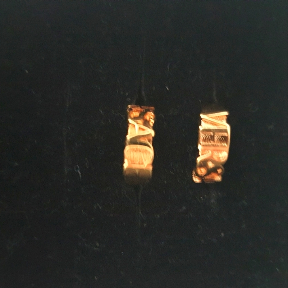 VERSACE Double Gold Ear Cuff - Picture 4 of 7